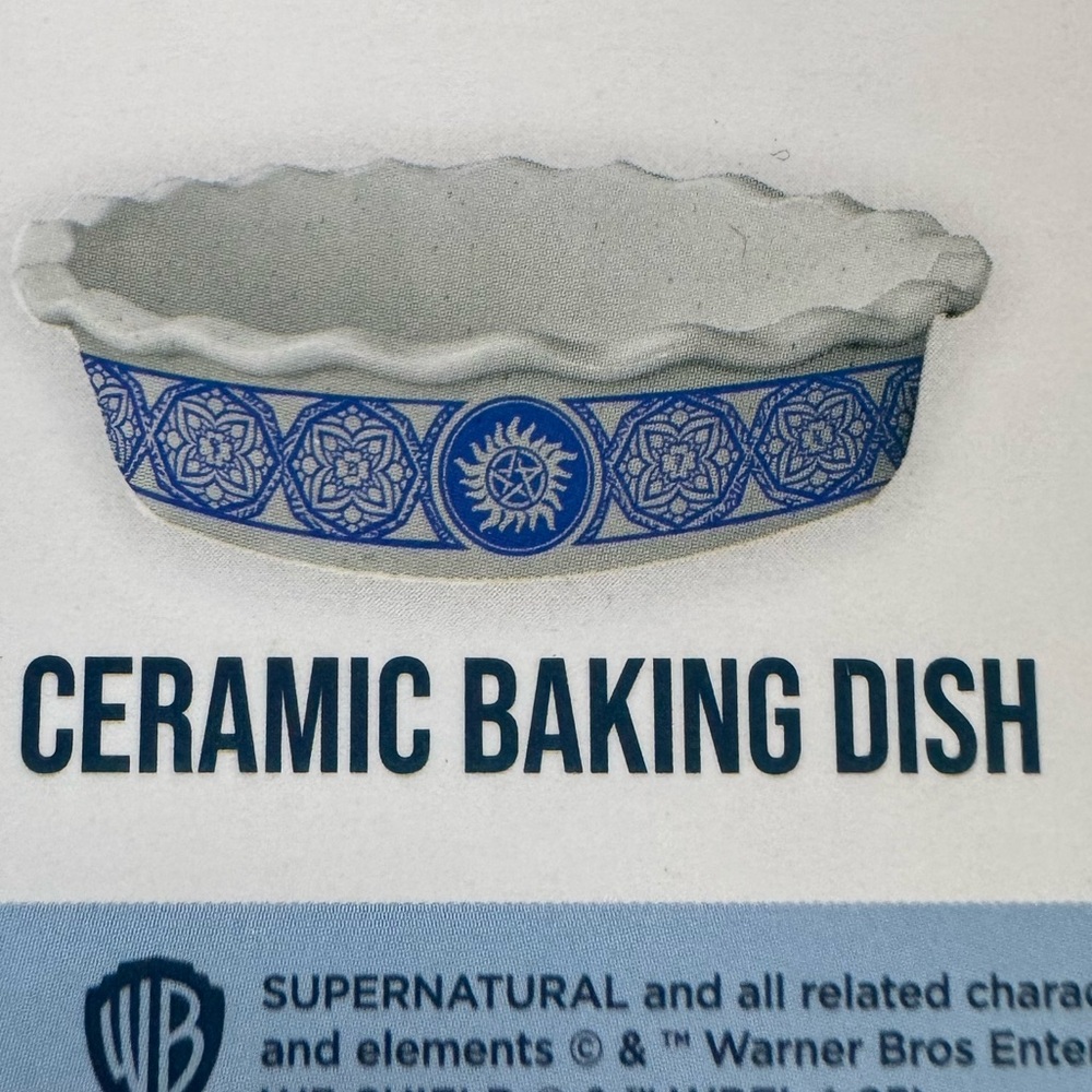 Supernatural Culturefly Baking Bundle Ceramic Baking Dish Towel Pie Server - Picture 10 of 11